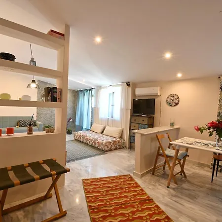 Aelia Apt In The Old Town Of 公寓 罗希姆诺